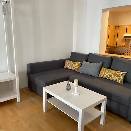 Apartamento Little Center Golden Roof 12 *