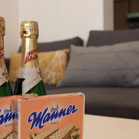 公寓 Little Center Golden Roof 12 *